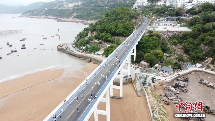 两岸选手共聚霞浦 共享马拉松盛宴