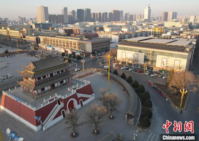 宁夏市民创意跑兔迎新春：14公里路线勾勒新年希