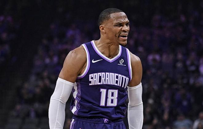 拉塞尔·威斯布鲁克：历史得分王与助攻王的传奇