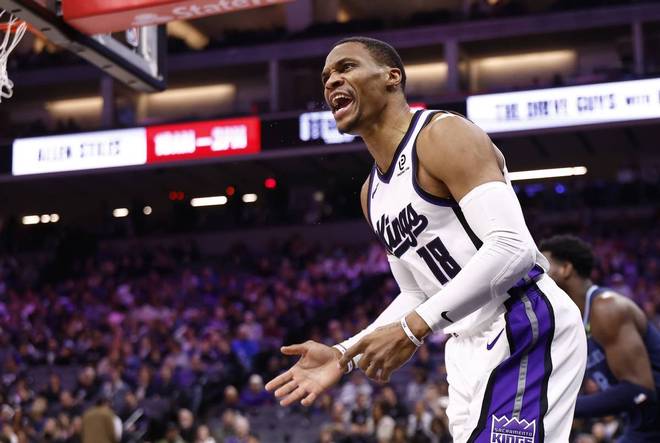 拉塞尔·威斯布鲁克：历史得分王与助攻王的传奇