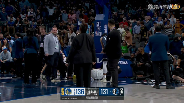 勇士球员穆迪无对抗下膝盖重伤提前退赛