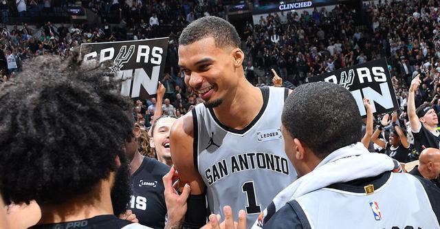 文班亚马绝杀助马刺重返季后赛 锁定席位