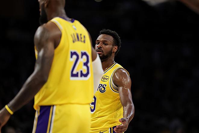 湖人轻取奇才迎三连胜 布朗尼攻防两端表现分化