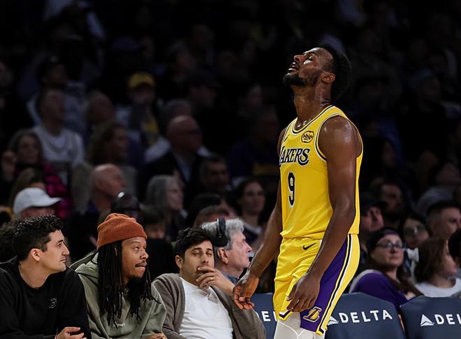 湖人轻取奇才迎三连胜 布朗尼攻防两端表现分化