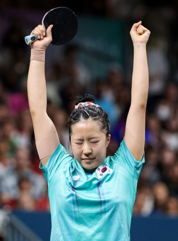 申裕斌力克陈幸同晋级四强 创韩乒历史首夺世界