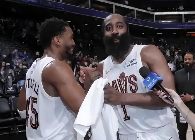 雷霆对阵湖人争夺西部头名 马刺冲击11连胜 骑勇