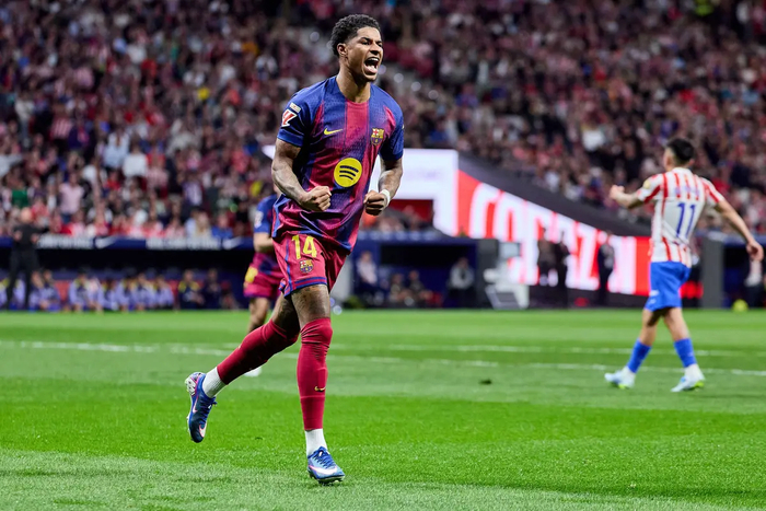 拉什福德西甲数据亮眼却遭巴萨冷落，曼联欲高